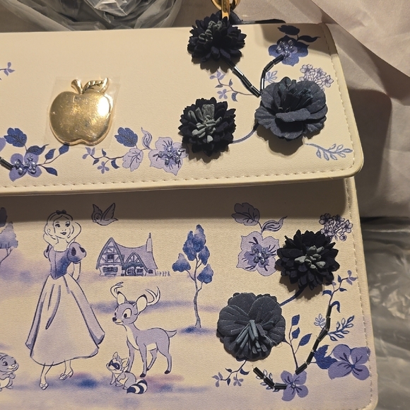 Snow White Floral Blue and White Loungefly BoxLunch Exclusive Bag And Wallet - Picture 15 of 16